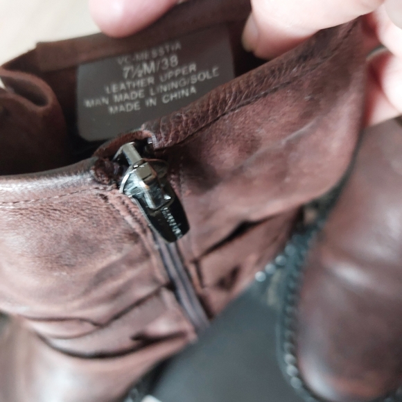 Vince Camuto boots - Picture 3 of 4